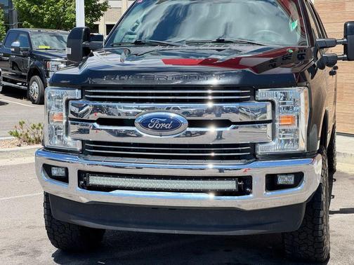 Shadow Black 2018 Ford F-250 Lariat