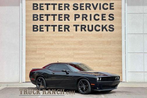 Pitch Black Clearcoat 2017 Dodge Challenger R/T