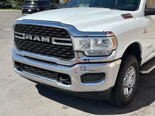 2022 RAM 2500 Big Horn Crew Cab 4x4 8' Box