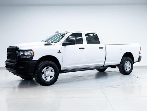 Bright White Clearcoat 2023 RAM 3500 Tradesman Crew Cab 4x4 8' Box