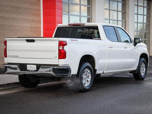Summit White 2024 Chevrolet Silverado 1500 LT