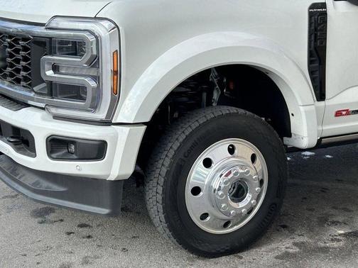 Star White Metallic Tri-Coat 2025 Ford F-450 Platinum