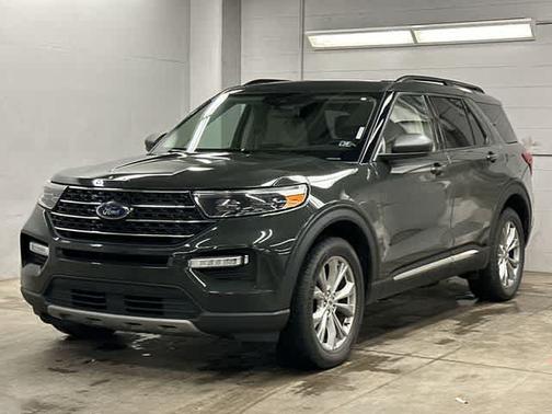 FORGED GREEN METALLIC 2022 Ford Explorer XLT