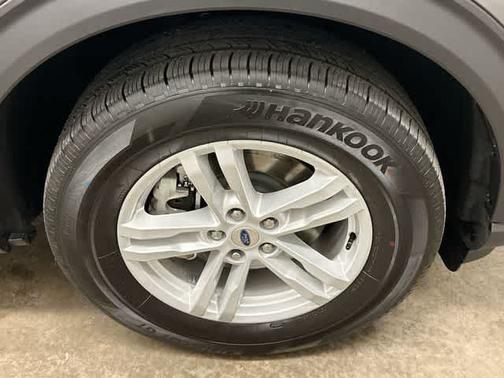 CARBONIZED GRAY METALLIC 2024 Ford Explorer XLT