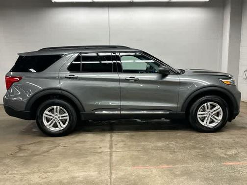 CARBONIZED GRAY METALLIC 2024 Ford Explorer XLT