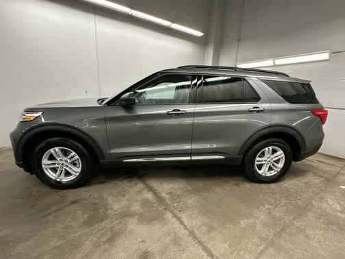CARBONIZED GRAY METALLIC 2024 Ford Explorer XLT