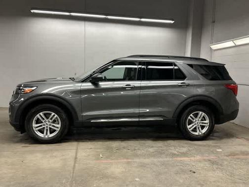 CARBONIZED GRAY METALLIC 2024 Ford Explorer XLT