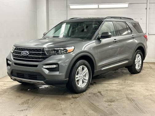 CARBONIZED GRAY METALLIC 2024 Ford Explorer XLT