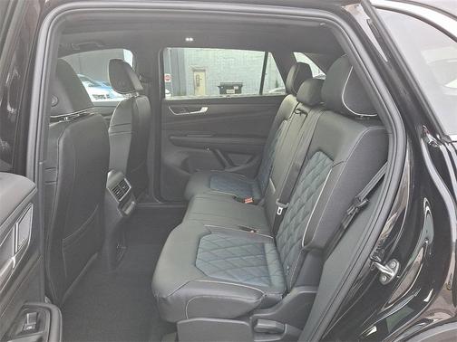 2026 Volkswagen Atlas Cross Sport 2.0T SEL Premium