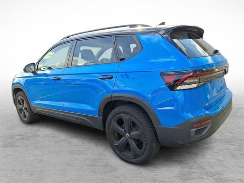 2025 Volkswagen Taos 1.5T SE Black