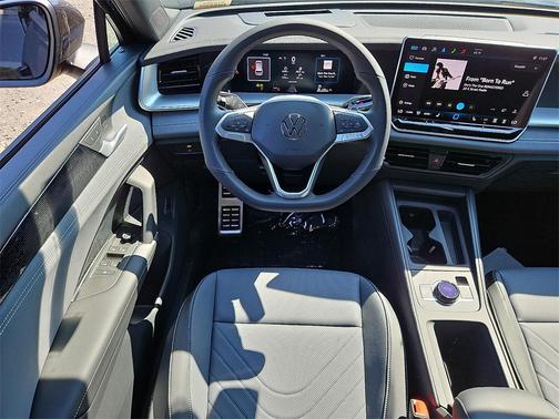 2025 Volkswagen Tiguan 2.0T SE R-Line Black 4MOTION