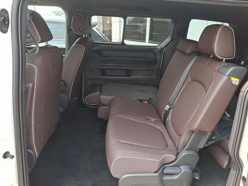 Candy White 2025 Volkswagen ID. Buzz Pro S