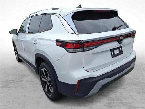 2025 Volkswagen Tiguan 2.0T SE 4MOTION