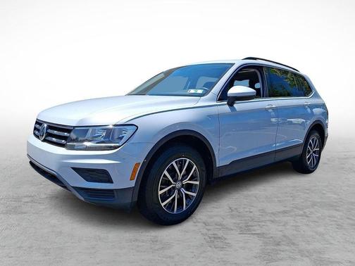 White 2019 Volkswagen Tiguan 2.0T SE