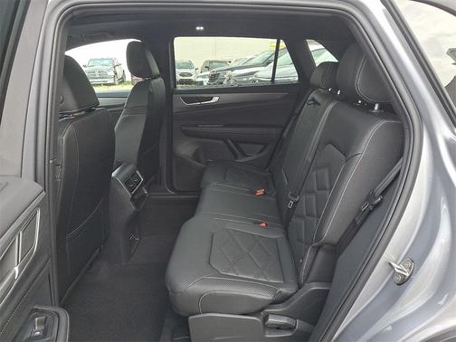 2026 Volkswagen Atlas Cross Sport 2.0T SE w/Technology 4MOTION