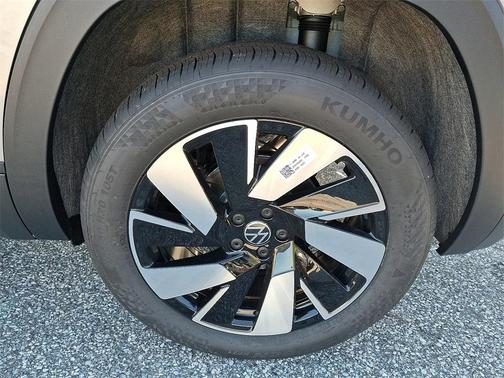2026 Volkswagen Atlas Cross Sport 2.0T SE w/Technology 4MOTION