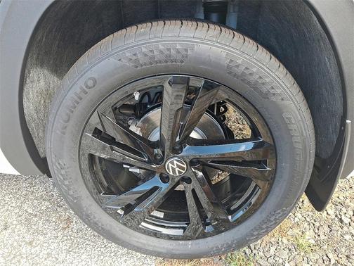2026 Volkswagen Atlas Cross Sport 2.0T SEL