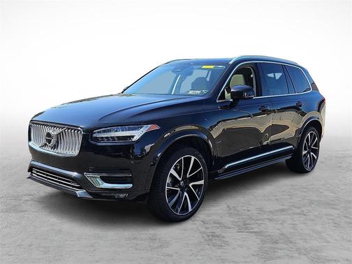 2023 Volvo XC90 B5 Plus
