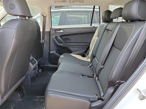 2024 Volkswagen Tiguan 2.0T SE 4MOTION