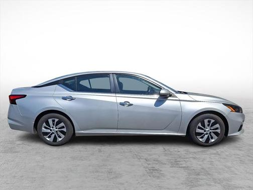 2022 Nissan Altima S FWD