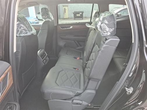 2026 Volkswagen Atlas 2.0T SE w/Technology 4MOTION