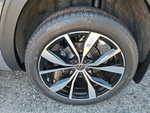 2026 Volkswagen Atlas Cross Sport 2.0T SEL Premium