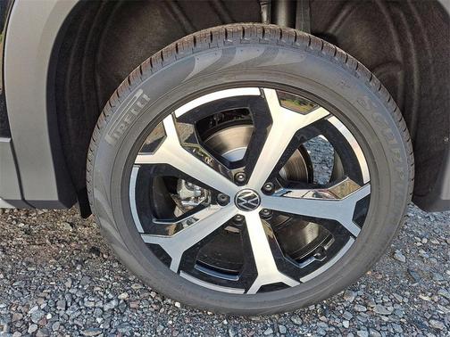 2025 Volkswagen Tiguan 2.0T SE 4MOTION