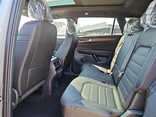 2025 Volkswagen Atlas Cross Sport 2.0T SEL