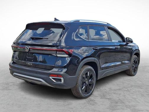 Deep Black Pearl 2026 Volkswagen Taos SE