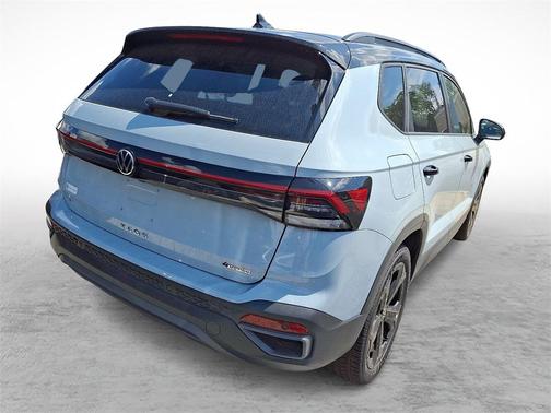 2025 Volkswagen Taos 1.5T SE Black