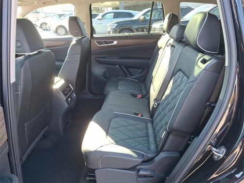 2025 Volkswagen Atlas 2.0T SEL Premium R-Line 4MOTION