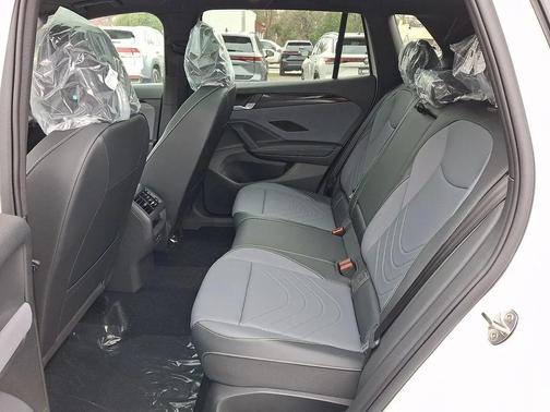 White 2026 Volkswagen Tiguan 2.0T SE R-Line Black 4MOTION