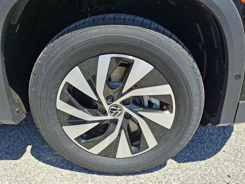 deep black pearl 2026 Volkswagen Tiguan 2.0T S 4MOTION