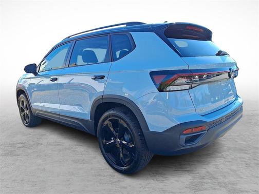 2025 Volkswagen Taos 1.5T SE Black