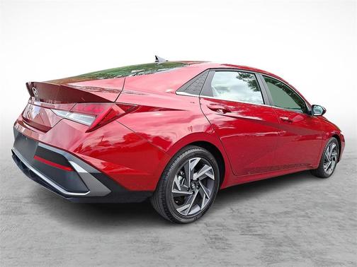 2025 Hyundai ELANTRA SEL