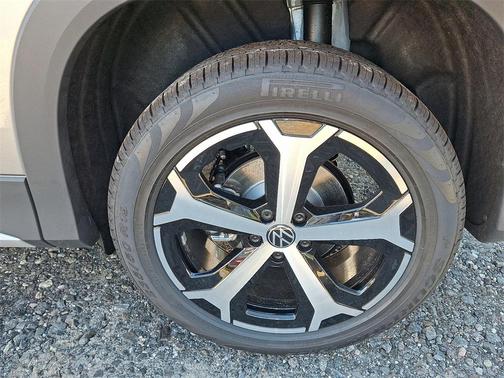 2025 Volkswagen Tiguan 2.0T SE 4MOTION