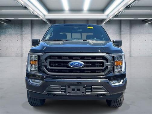 Agate Black 2022 Ford F-150 XLT