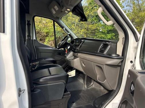 Oxford White 2023 Ford Transit-250