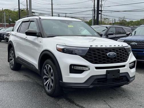 2022 Ford Explorer ST-Line