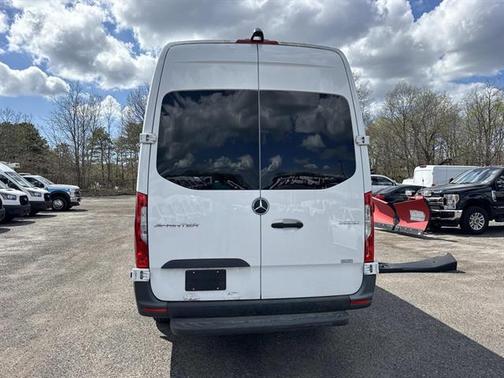 Arctic White 2022 Mercedes-Benz Sprinter 2500 Standard Roof