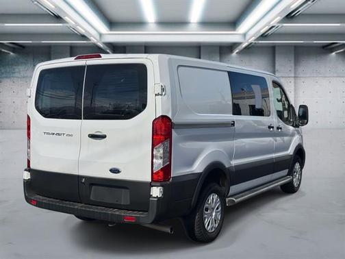 2024 Ford Transit-250 