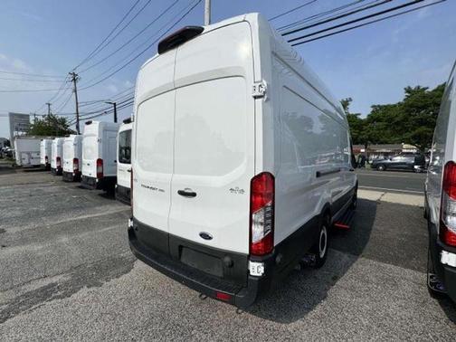 2022 Ford Transit-250 Base
