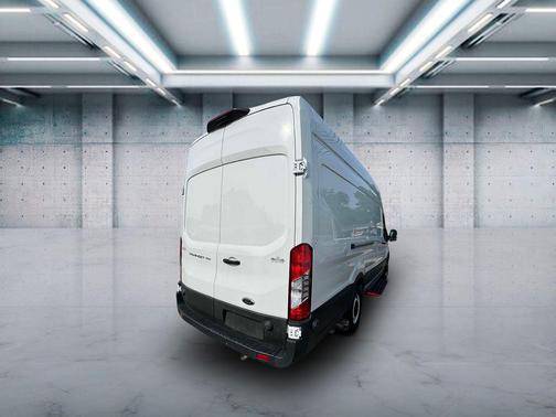 2022 Ford Transit-250 Base