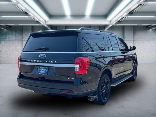 2022 Ford Expedition Max XLT