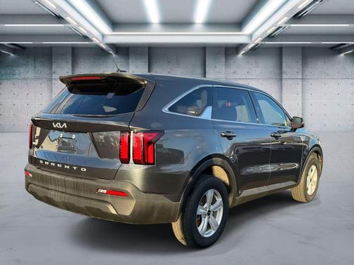 2022 Kia Sorento LX