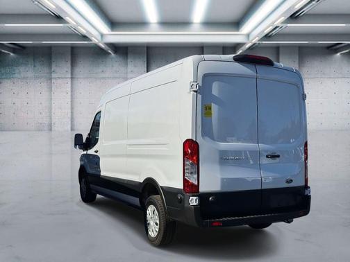 2022 Ford Transit-250 Base