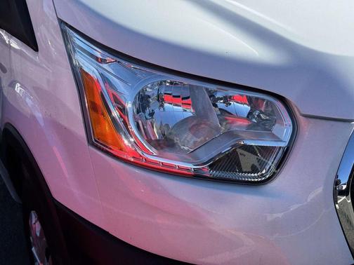 2022 Ford Transit-250 Base