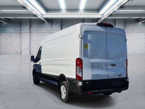 2022 Ford Transit-250 Base