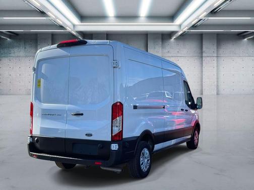 2022 Ford Transit-250 Base