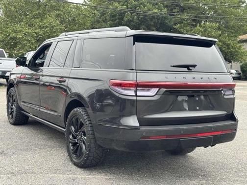2023 Lincoln Navigator L Reserve